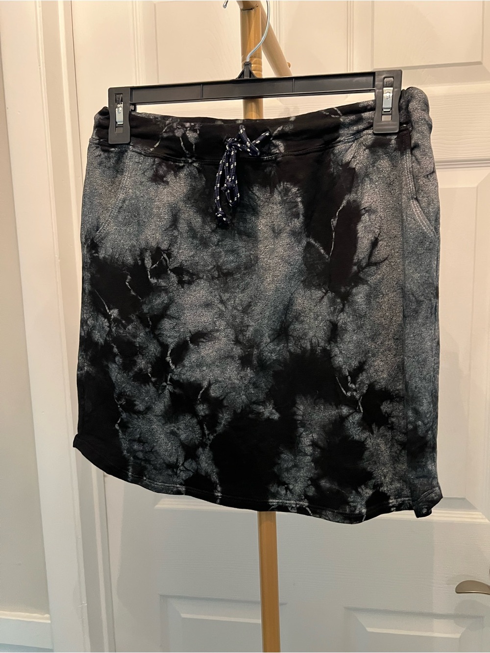 Sundry Black & Gray Tie-Dye Drawstring Mini Skirt